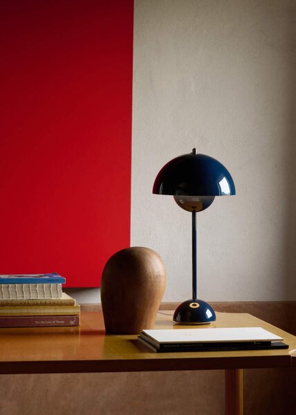 &Tradition Stolná lampa Flowerpot VP3, steel blue 133084A568