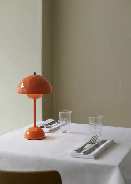 &Tradition Prenosná lampička Flowerpot VP9, zesty orange 133093A570