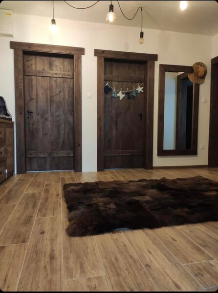 Koberec z ovčej kože hnedý