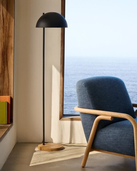 Čierna/v prírodnej farbe stojacia lampa s kovovým tienidlom (výška 150 cm) Catlar – Kave Home