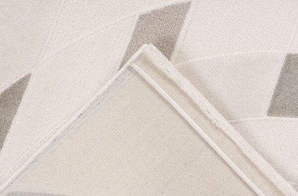 Moderný geometrický koberec TOP Bergamo Batucci 703 silver 1,60 x 2,30 m