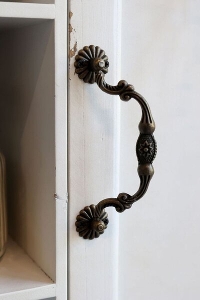 Krémová antik nástenná drevená skrinka s dvierkami Chantal - 56*19*61 cm - Chic Antique