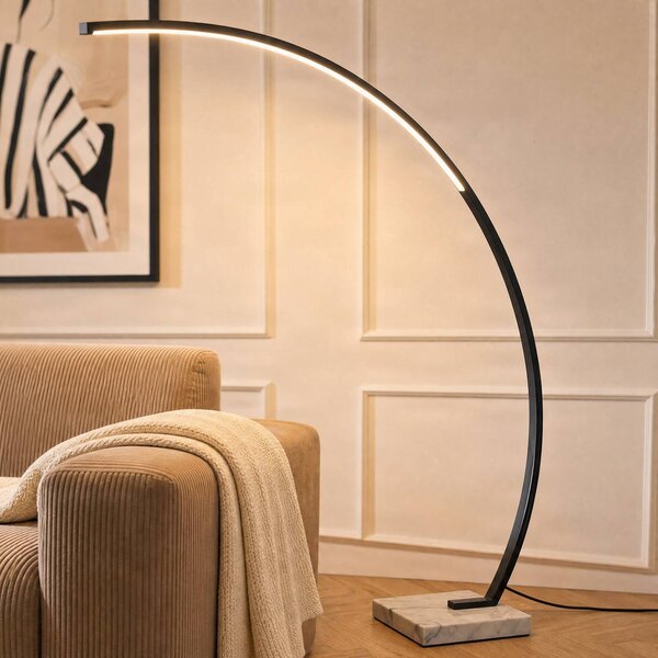 Lindby Oblúková stojacia lampa LED Kendra, čierna, hliník, výška 180 cm, Čierna, Obývacia izba / jedáleň, kov, Moderný, Oblúková stojaca lampa