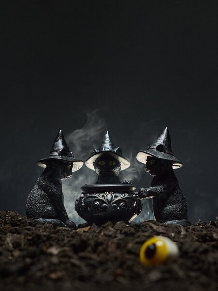 Sinsay - Halloweenový svietnik na čajovú sviečku v tvare mačiek s kotlíkom - čierna