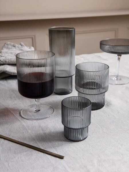 Ferm Living Poháriky na panáky Ripple set 4ks, smoked grey