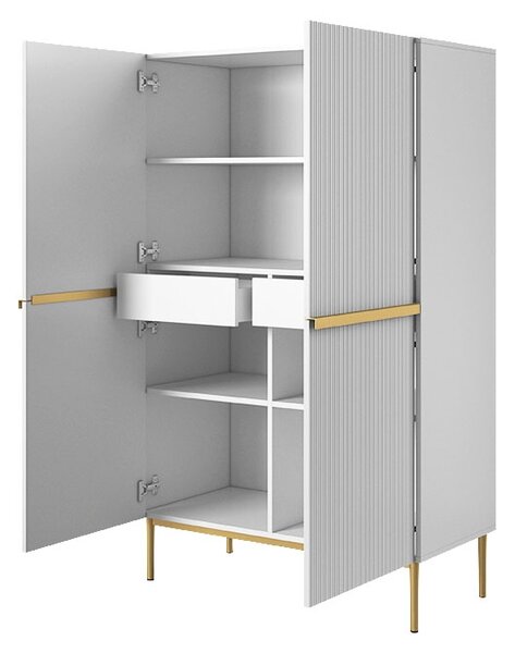 Vysoká komoda Nicole 100 cm s dvoma dverami a ryhovaným čelom - biely mat / zlaté nohy