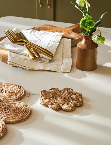 Jutové podtácky Enslow Natural – set 4 ks