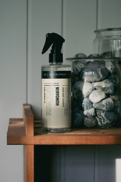 Bytová vôňa v spreji neutralizujúca zápach Rebarbora/Birch 300 ml