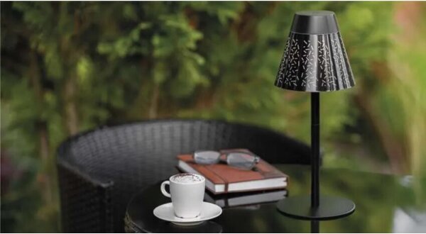 LED Stmievateľná nabíjacia vonkajšia stolná lampa LED/4,2W/5V 2200mAh IP44