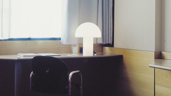 Artemide A006300 - Stolná lampa ONFALE 1xE14/5W/230V + 1xE27/13W biela