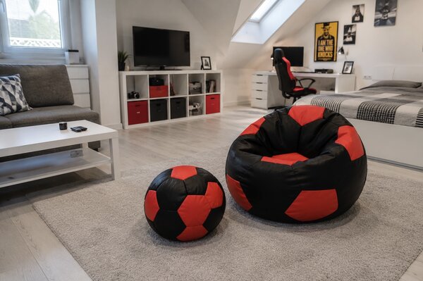 JAKS Sedací vak futbalová lopta s podnožkou čierno červená