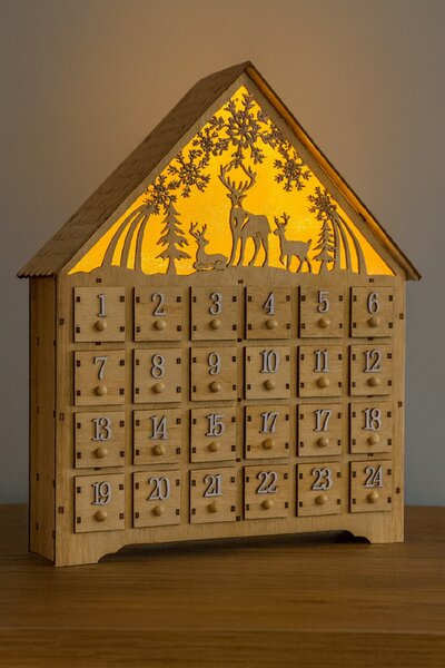 Drevený adventný kalendár so svetelnou dekoráciou – 24 zásuviek, LED, motív soba