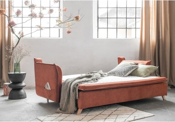 Zamatová rozkladacia pohovka v tehlovej farbe 225 cm Charming Charlie – Miuform