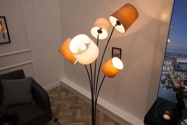 Estila Štýlová moderná kovová stojaca lampa Levels s piatimi okrúhlymi hnedými a bielymi ľanovými tienidlami 176 cm