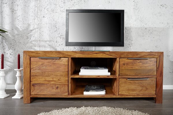 Estila Moderný obdĺžnikový hnedý masívny TV stolík Massive zo sheeshamového dreva s kovovými úchytkami s úložným priestorom 135 cm