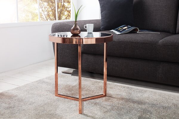 Estila Art deco okrúhly medený kovový príručný stolík Lava s čiernou lesklou sklenenou doskou a trojramennou podstavou 50 cm