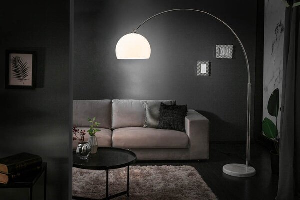 Estila Dizajnová polohovateľná oblúková moderná kovová strieborná stojaca lampa Big Bow s bielym akrylovým okrúhlym tienidlom 205 cm