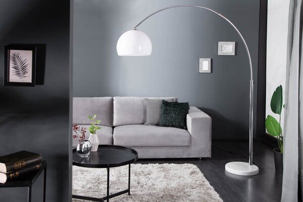 Estila Dizajnová polohovateľná oblúková moderná kovová strieborná stojaca lampa Big Bow s bielym akrylovým okrúhlym tienidlom 205 cm