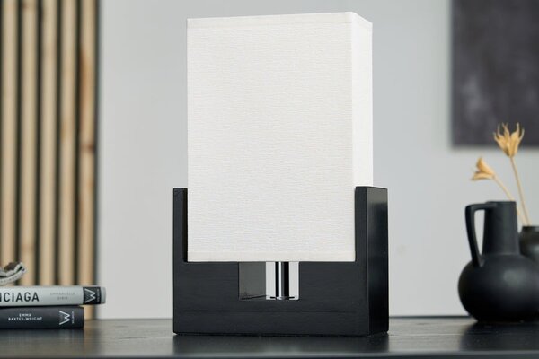 Estila Moderná stolná lampa Gina s obdĺžnikovým béžovým tienidlom a čiernou podstavou s chrómovým detailom 26 cm