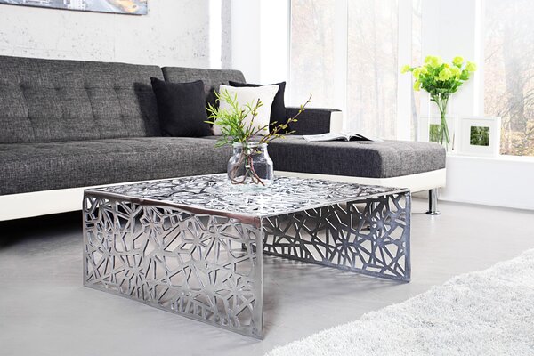 Estila Dizajnový art deco strieborný štvorcový kovový konferenčný stolík Ideal s geometrickými vyrezávanými vzormi 60 cm