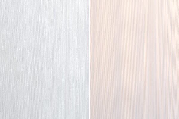 Estila Glamour stojaca lampa Lucie s tvarovanou chrómovou podstavou v striebornej farbe a bielym okrúhlym tienidlom z nylonu 160 cm