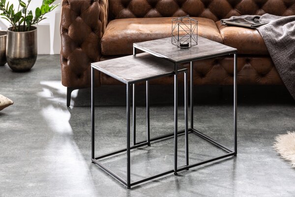 Estila Moderný sivý set príručných stolíkov Elements so štvorcovou doskou a čiernou konštrukciou z kovu 40cm