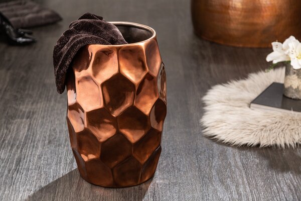 Estila Moderný kruhový príručný stolík Siliguri s medeným povrchom 30cm