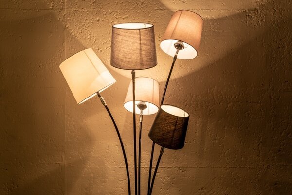 Estila Moderná stojaca lampa Elegans z kovu s piatimi tienidlami 176cm