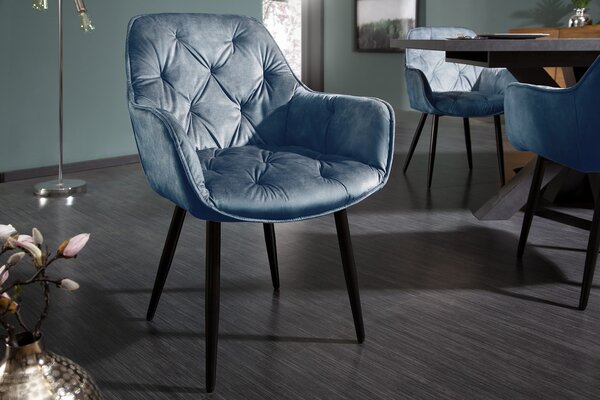 Estila Retro dizajnové tmavomodré čalúnené kreslo Milano s opierkami na ruky 84cm