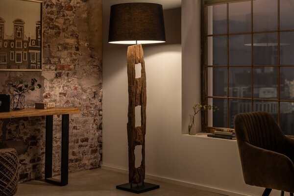 Estila Etno stojaca lampa Adelise s drevenou podstavou a čiernym tienidlom 177cm