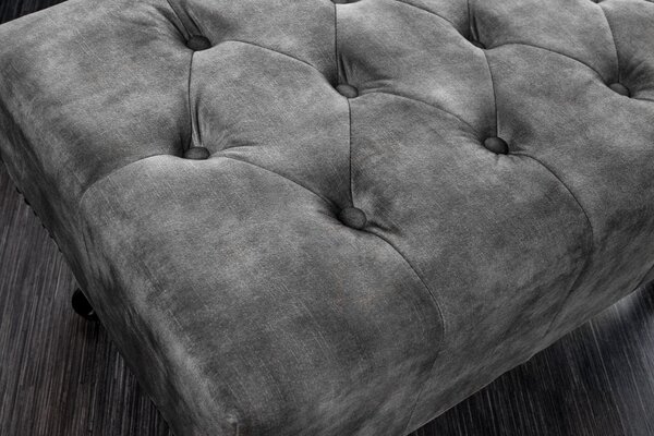 Estila Vintage taburetka Marlon so sivým zamatovým čalúnením s chesterfield prešívaním a masívnymi vyrezávanými nožičkami 80cm
