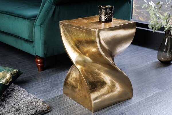 Estila Dizajnový štvorcový art deco príručný stolík Twist so zatočeným dizajnom v zlatej farbe 45 cm