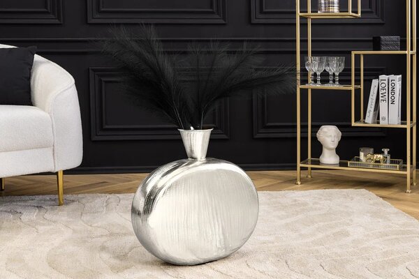 Estila Art deco oválna kovová štruktúrovaná strieborná váza Aleny s kužeľovým vrchom 48 cm
