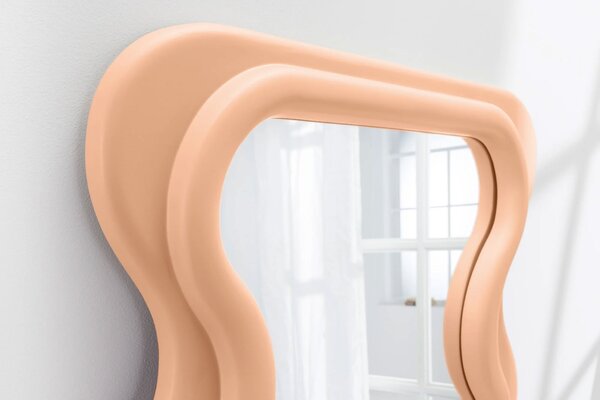 Estila Dizajnové art deco nástenné zrkadlo Swan s vlnitým obdĺžnikovým pastelovo marhuľovo oranžovým rámom 160 cm