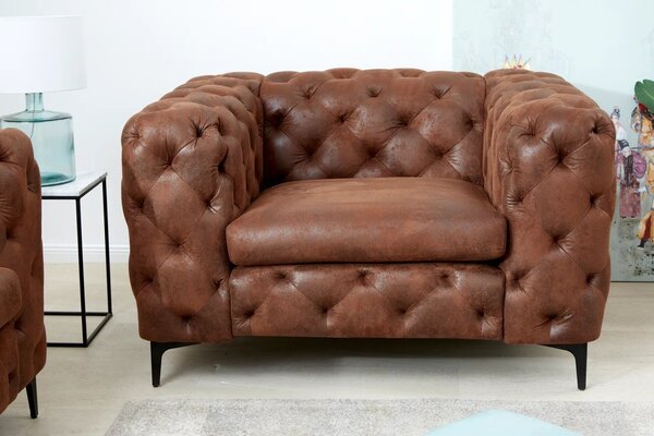 Estila Chesterfield hnedé kožené prešívané kreslo Modern Barock s mohutnými opierkami a kovovými čiernymi nožičkami 120 cm