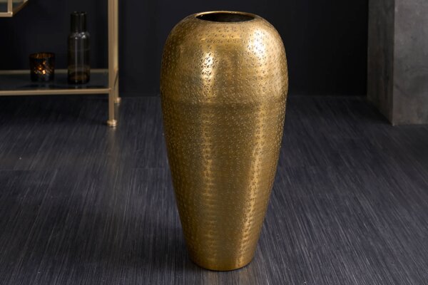 Estila Orientálna kovová zlatá okrúhla lesklá váza Mara s vybíjaným oblým povrchom 50 cm