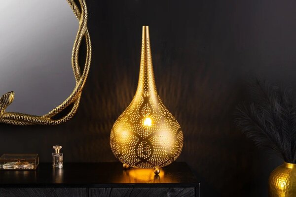 Estila Orientálna stolová lampa Fatima okrúhleho tvaru z kovu v zlatej farbe s perforáciou s tromi nožičkami 52 cm