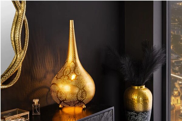 Estila Orientálna stolová lampa Fatima okrúhleho tvaru z kovu v zlatej farbe s perforáciou s tromi nožičkami 52 cm