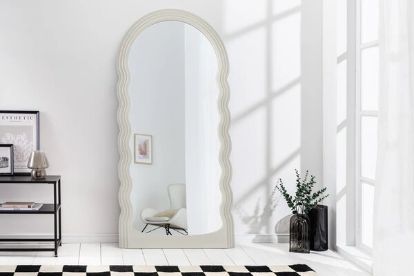 Estila Moderné dizajnové zrkadlo Swan s bielym zvlnený vrstveným rámom s klenutým oblúkom vo vrchnej časti 160 cm
