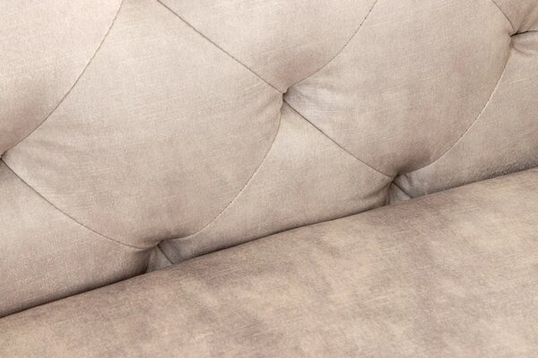 Estila Moderné dizajnové kreslo Limonny s chesterfield prešívaním a zamatovým poťahom v šampanskej béžovej farbe 120 cm