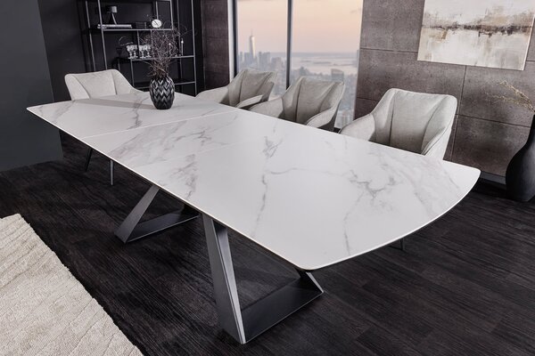 Estila Luxusný rozkladací industriálny mramorový biely jedálenský stôl Marbleux s čiernymi kovovými nohami a oblými rohmi 230 cm