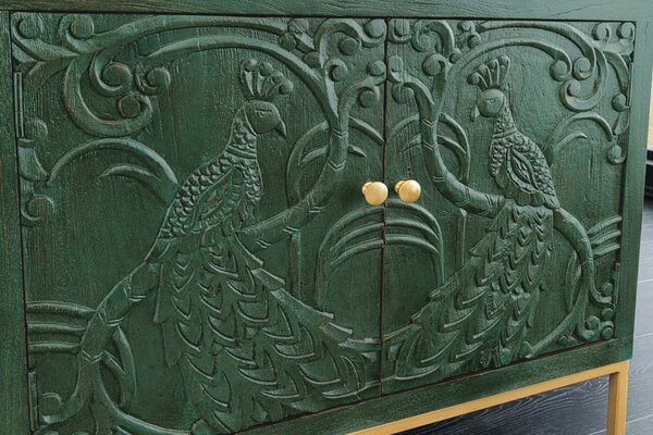 Estila Art deco štvordverový obdĺžnikový zelený príborník Birdy z mangového dreva s vyrezávanými pávmi a zlatými nožičkami 175 cm