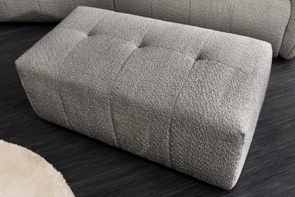 Estila Moderná obdĺžniková dvojmiestna sivá bouclé taburetka Queen s prešívaním a čalúnením 118 cm