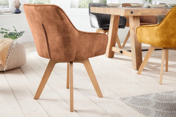 Estila Moderná dizajnová otočná jedálenská stolička Caballet s opierkami na ruky s hnedým zamatovým poťahom a bukovými nohami 62 cm