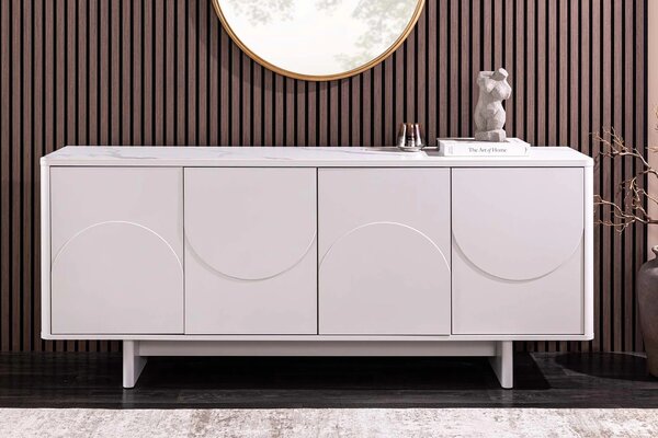 Estila Art deco obdĺžnikový štvordverový biely príborník Savonia s 3D reliéfom a mramorovou bielou doskou 180 cm