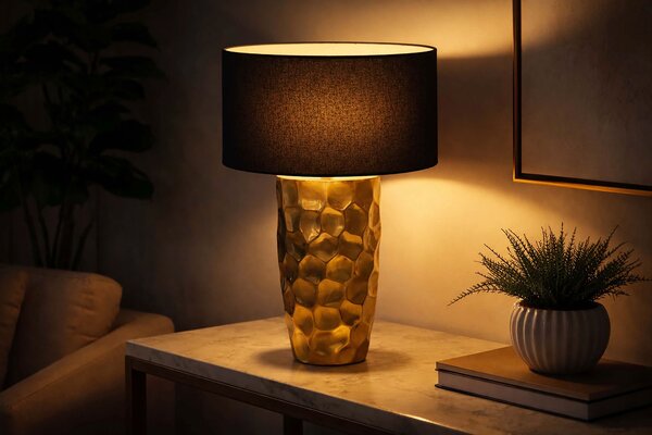 Estila Moderná art-deco stolná lampa Almina so zlatým kovovým podstavcom s kladivkovým efektom a čiernym textilným tienidlom 53 cm