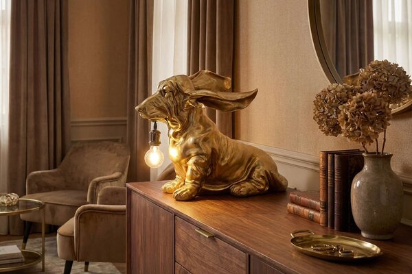 Estila Dizajnová atypická glamour stolná lampa Pop Atelier v tvare jazvečíka v zlatej farbe 66 cm