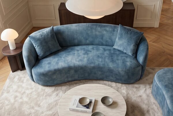 Estila Moderná art deco oválna dvojmiestna sedačka Magritte so zamatovým poťahom v petrolejovej modrej farbe organického tvaru 178 cm