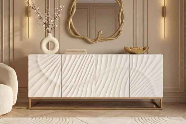 Estila Moderný štvordverový art-deco príborník Cumbria z bieleho mangového dreva s 3D dekorom vĺn a zlatou kovovou podstavou 180 cm