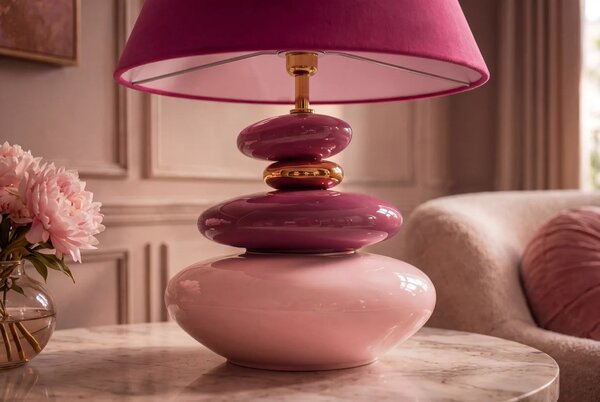 Estila Glamour stolná lampa Caillou v odtieňoch fuksiovej a ružovej so zlatým detailom a organickým dizajnom kameňov 59 cm